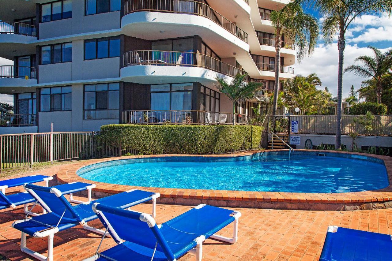Broadwater Shores Waterfront Apartments 골드코스트 외부 사진