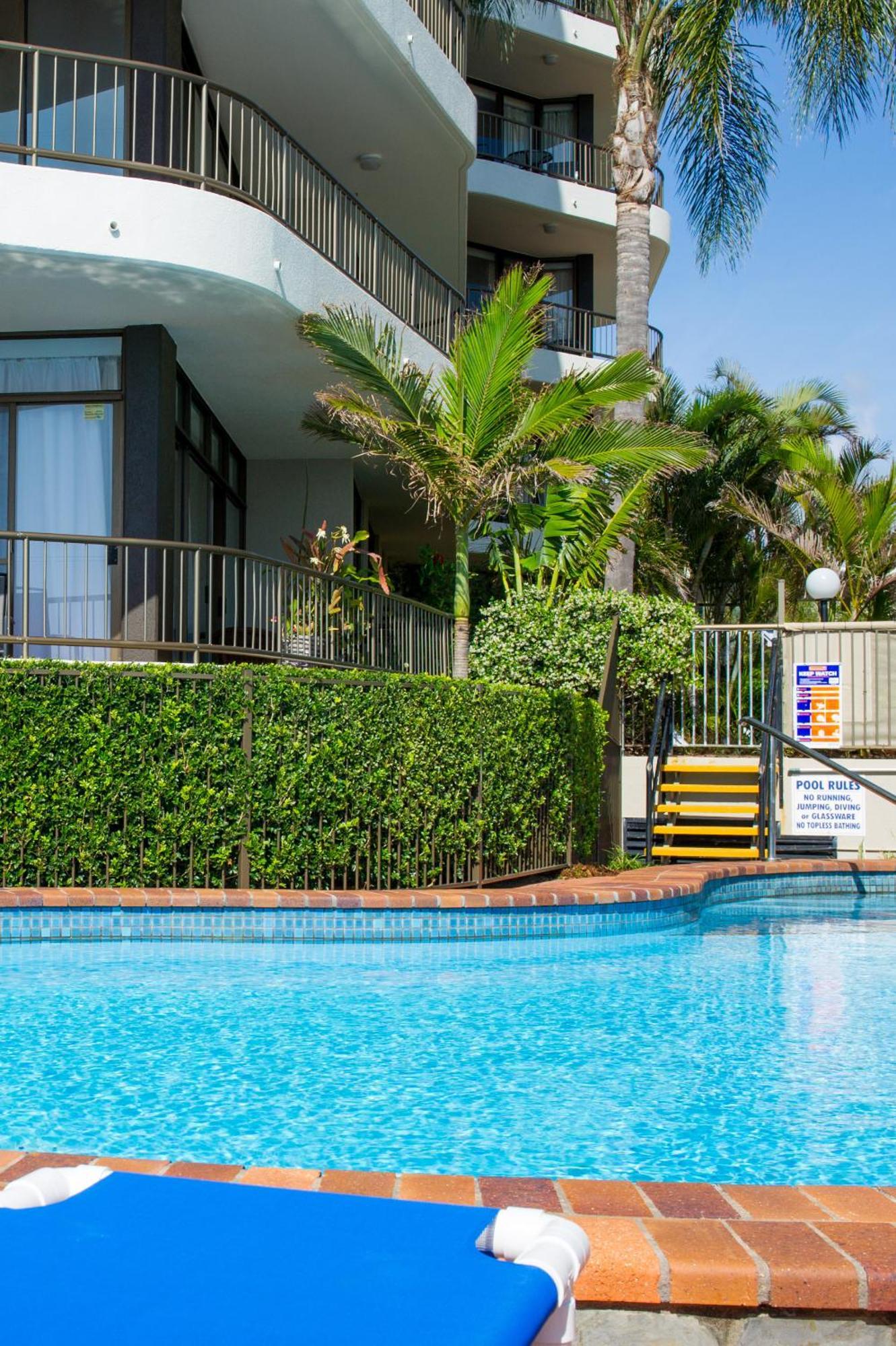 Broadwater Shores Waterfront Apartments 골드코스트 외부 사진