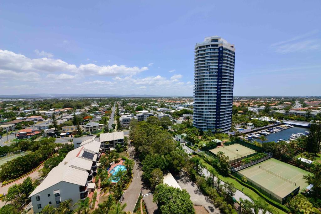 Broadwater Shores Waterfront Apartments 골드코스트 외부 사진